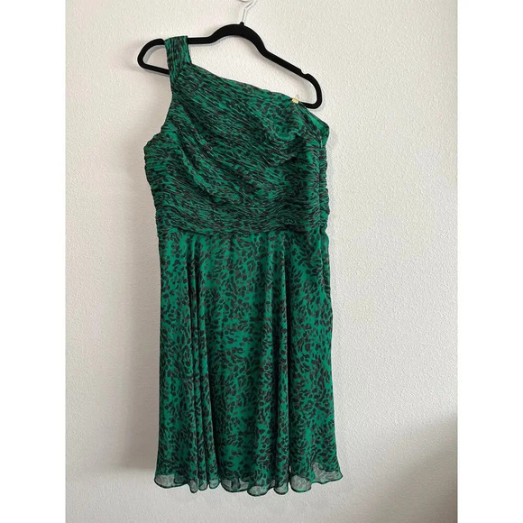 Halston Heritage One Shoulder Asymmetrical Ruched Emerald Cheetah Print Dress - Picture 4 of 14